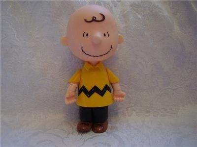 2004 CHARLIE BROWN Peanuts Gang Plastic 5 Action Figure Toy Doll 